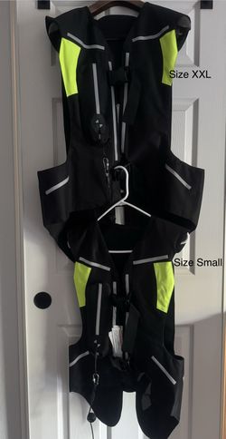 2 Motorcycles Airbag Vest