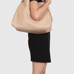 Authentic Louis Vuitton Monogram Danube Shoulder Cross Body Bag M45266 LV  H8349 for Sale in Phoenix, AZ - OfferUp