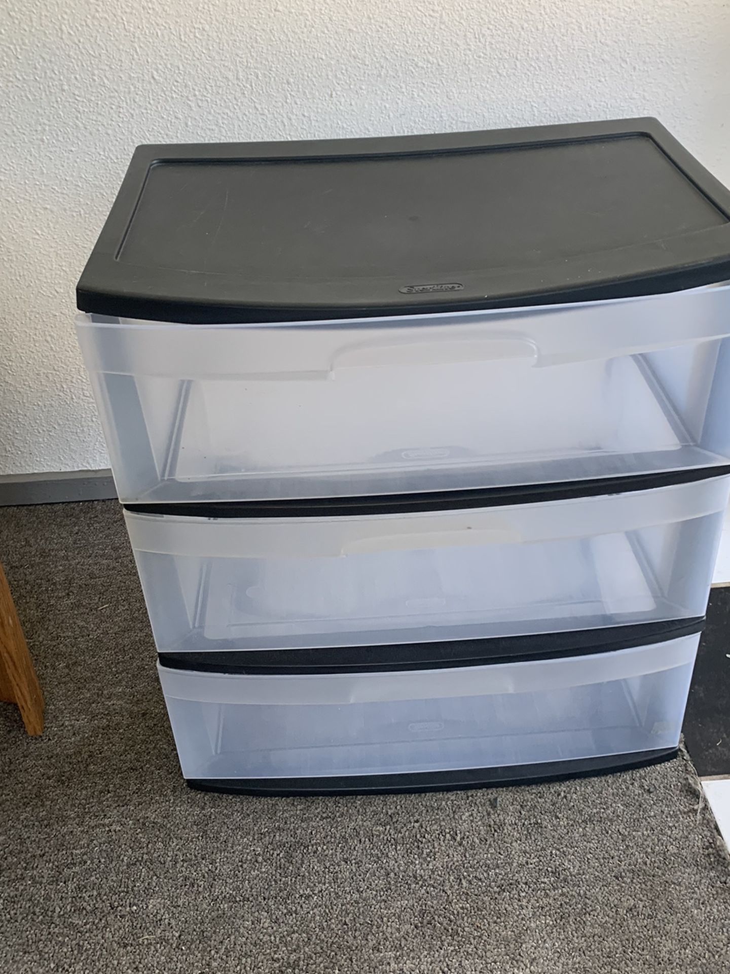 Sterilite - 3 Plastic Drawers