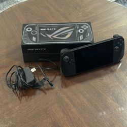 BARELY USED ASUS ROG ALLY X (OPEN TO OFFERS)