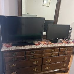 Dresser for Room and TV For Sale 