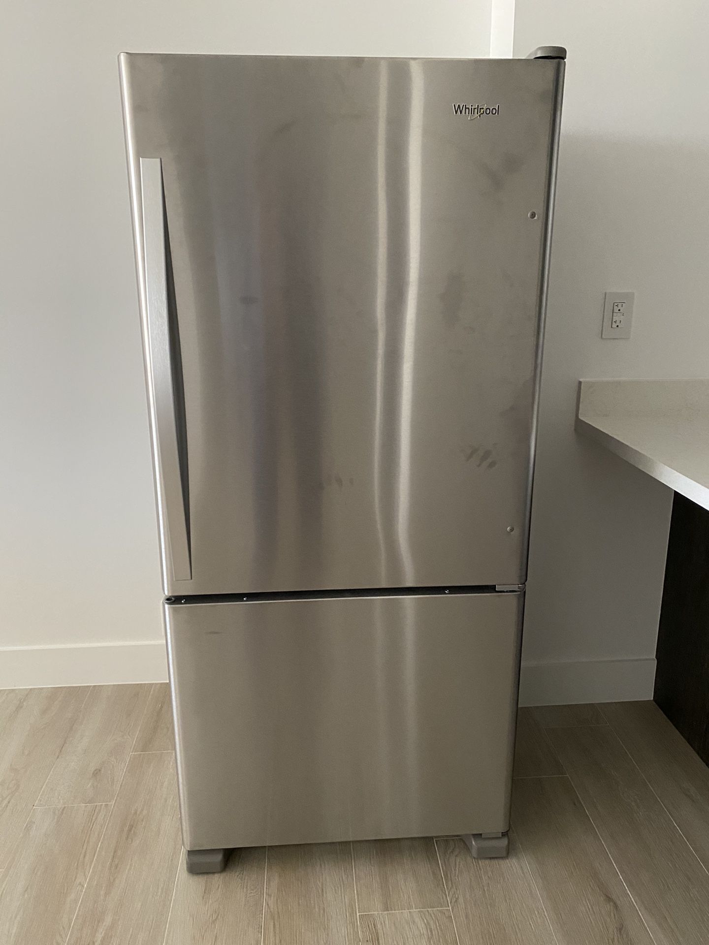 Last Day Offer!! Never Used Refrigerator whirlpool Offers May Be Accepted