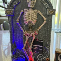 Skeleton Animated Tombstone 🪦 