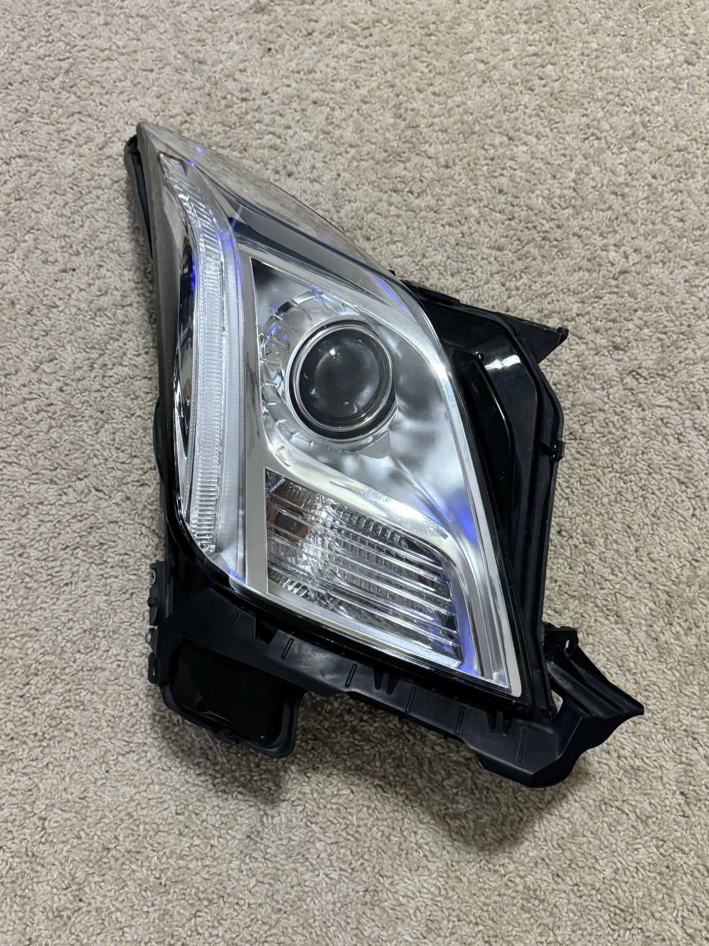 2013-2017 Cadillac XTS Headlight Assembly