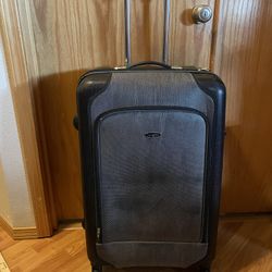 Samsonite Luggage  30” x 20”x 12”  (check-in) Travel