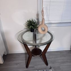 3-piece set of side table and coffee table.
