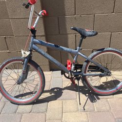 18“ Star Wars Episode VII Huffy Bike