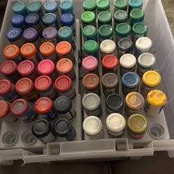 60 Fabric Paints In Case