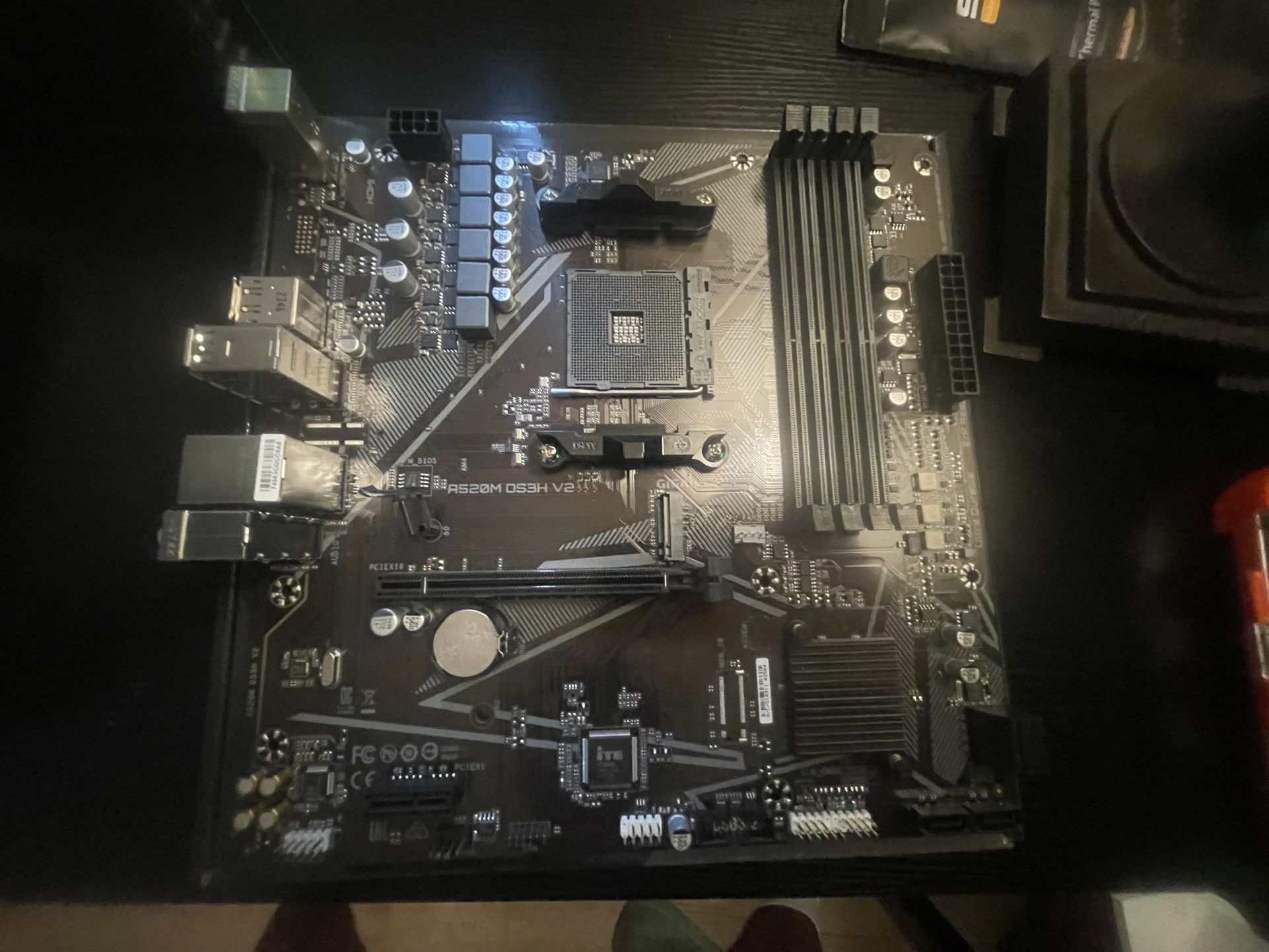 Gigabyte Motherboard (A520m DS3H V2)