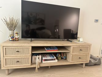 TV Stand 65”