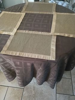 Tablecloth and 6 platematts