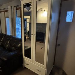 IKEA TYSSEDAL White Wardrobe 