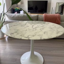 Tulip Marble Dining Table - 40" Round