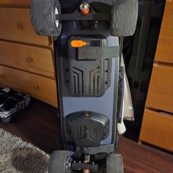 30mph Electric Skateboard With Upgraded Rubberized Wheels & Carrying Backpack