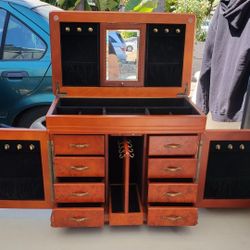 Jewelry Box 15 3/4 in W x 9 in D x 12 In H