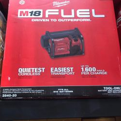 Milwaukee New 2 Gallons Compressor M18 Fuel Brushless ( Tool Only)
