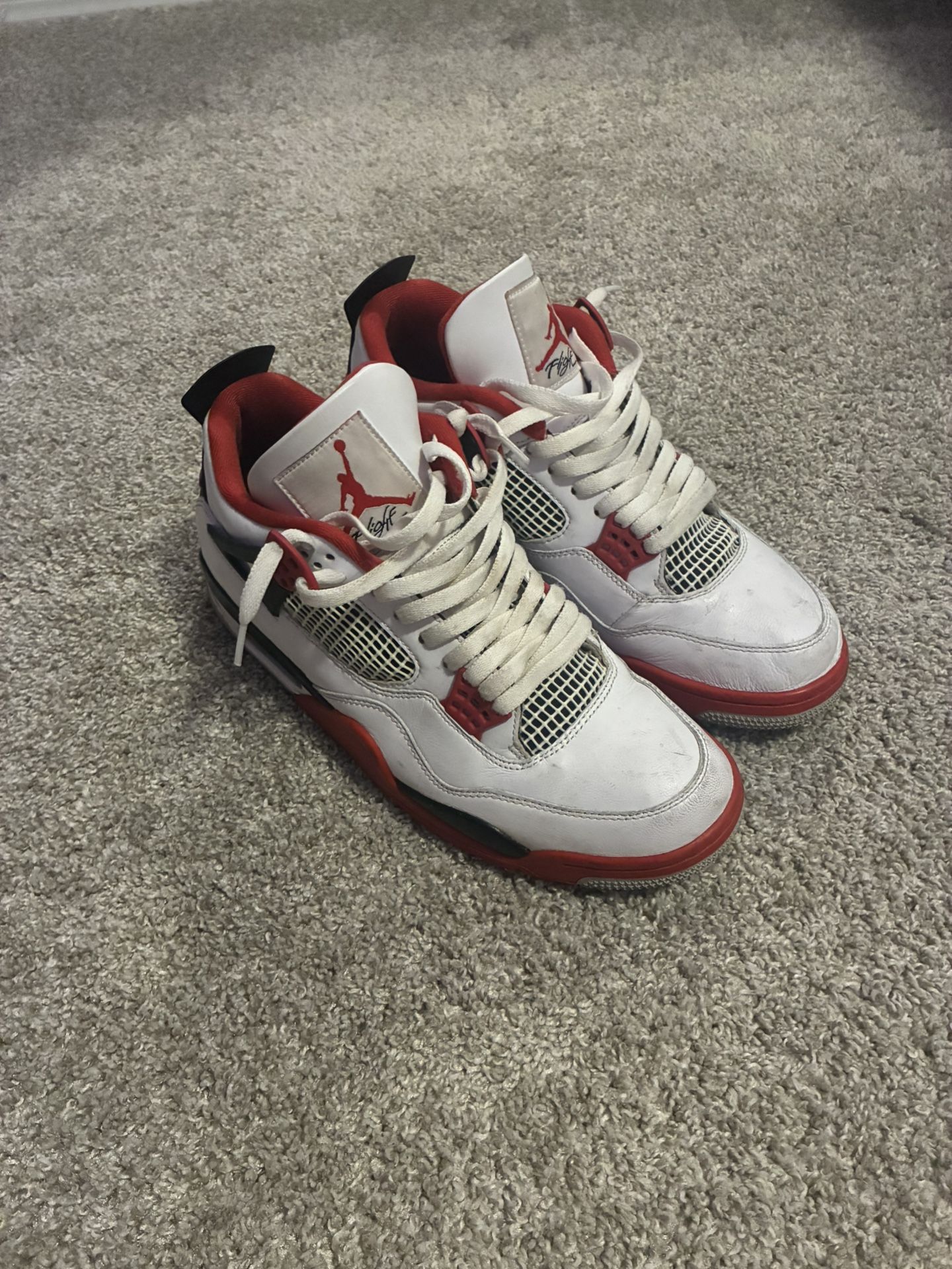 Fire Red Jordan 4
