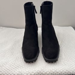 new black suede boots, never worn, perfect for spring/autumn. Size 10.5-11(41) Zara