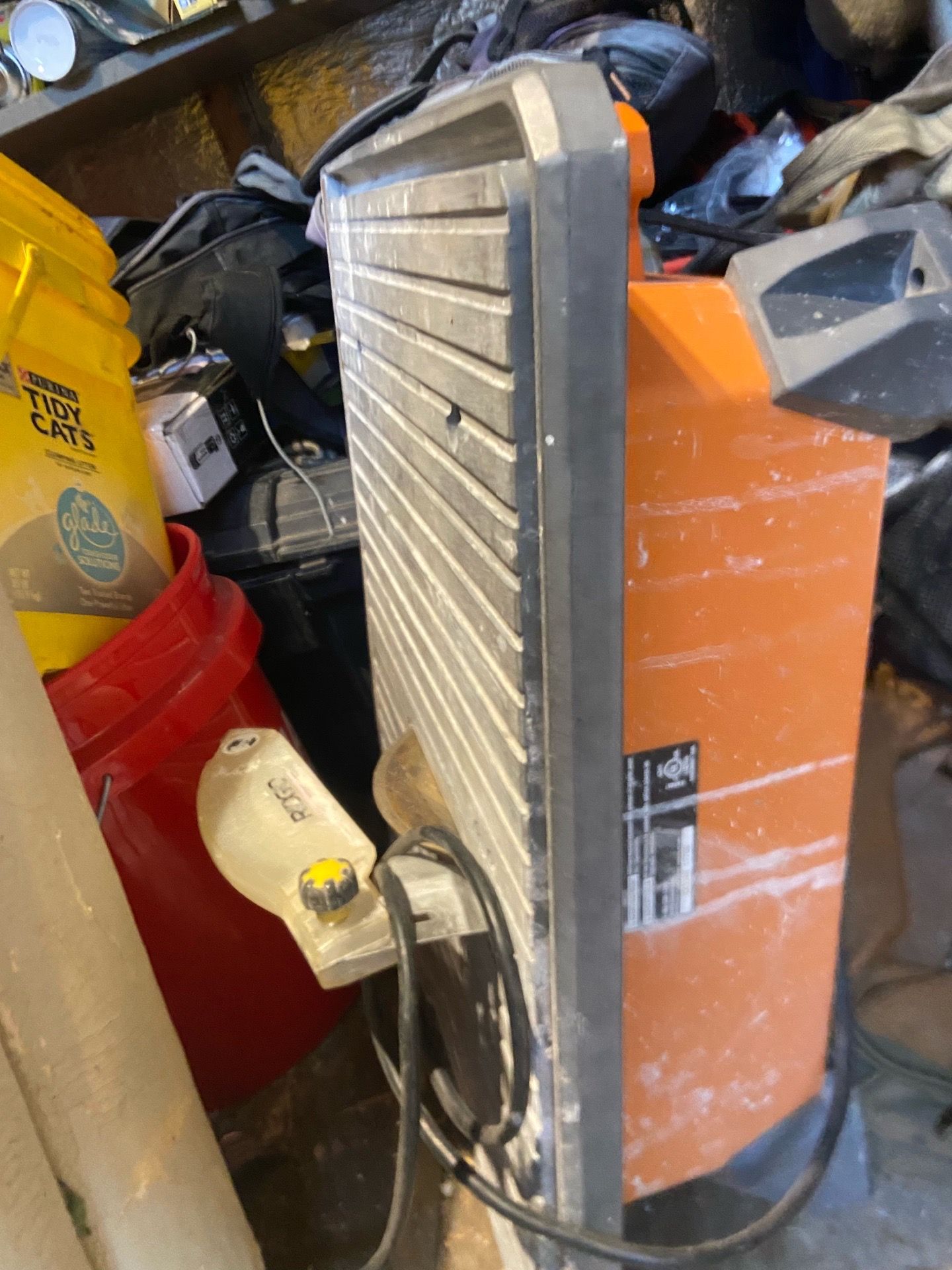 Rugs tile saw