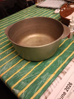 Pot for sale 5.00
