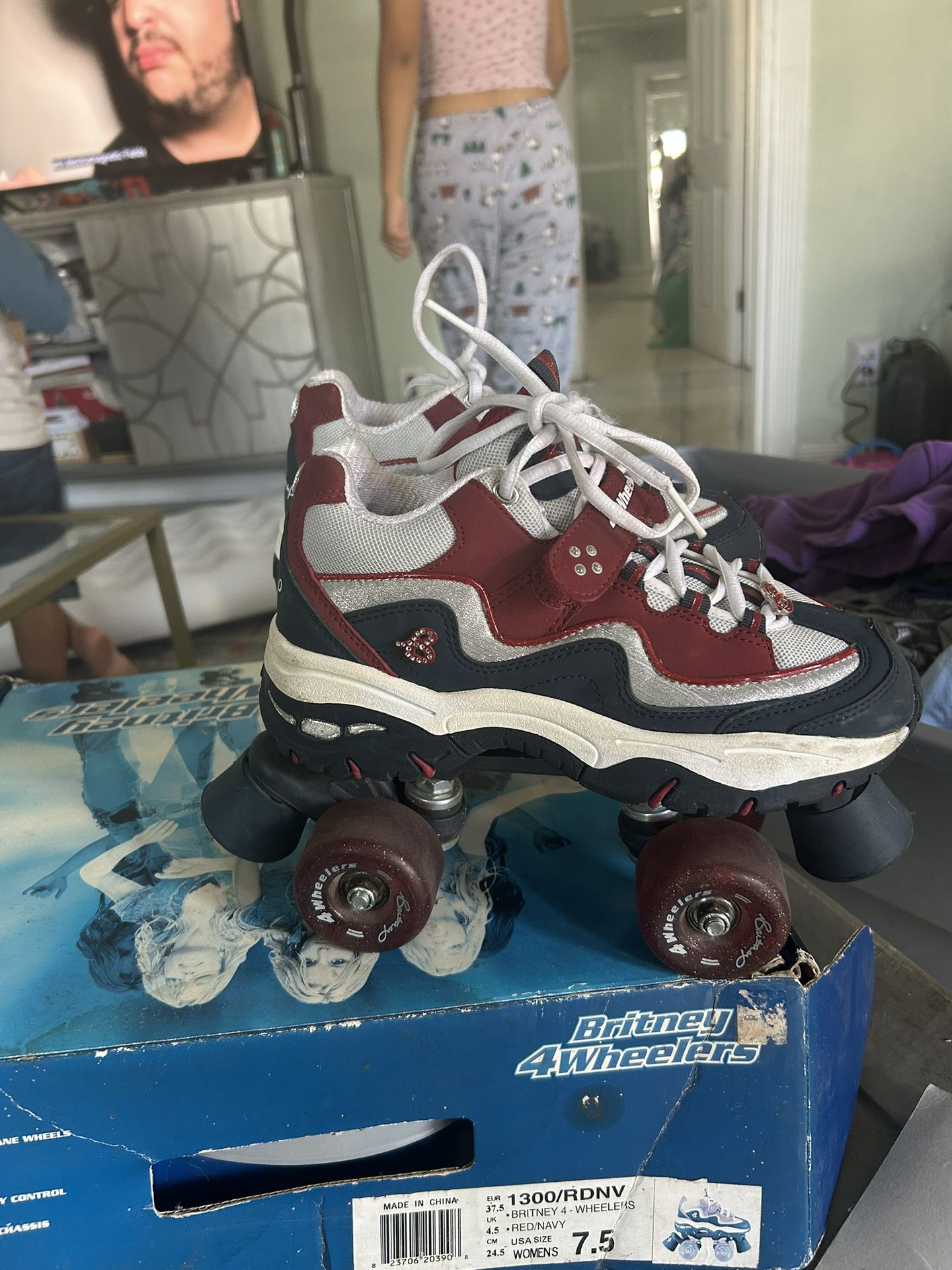 Patines De 4 Ruedas Seminuevos Size 7.5