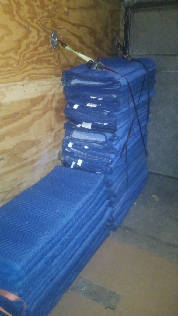 Moving Blankets / Furniture pads (60+ available)