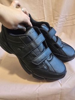 Dr. Scholl's men's walking sneakers, specifically a wide-width (11.5W)