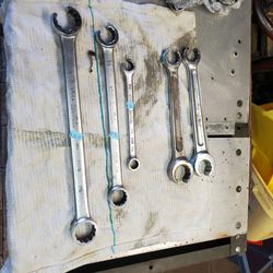 Large line wrenches