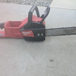 Milwaukee M18 Fuel 16" Chainsaw 