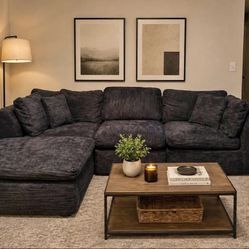 Modern Black Sectional Couch – Like New