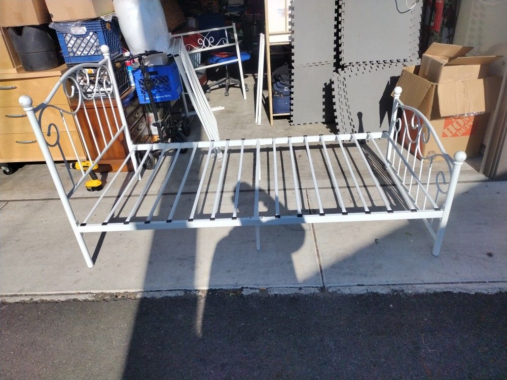 twin white metal bed frame 