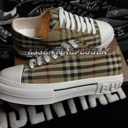 Burberry Shoes Size 10