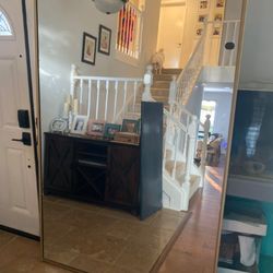 1 sliding closet door