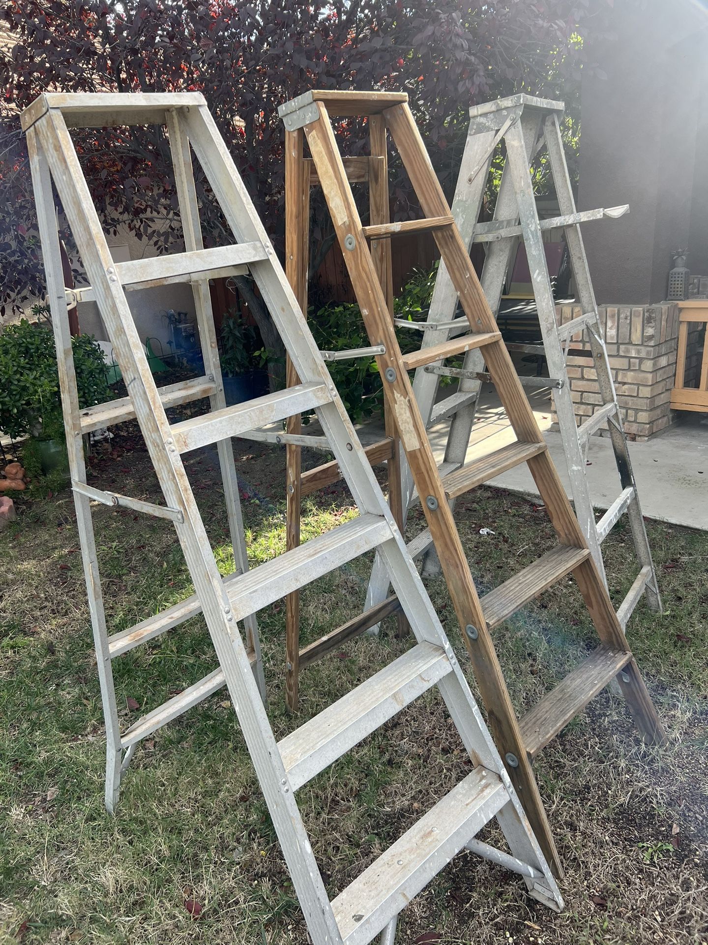 2 Aluminum 1 Wooden Ladders