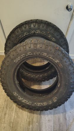 Wrangler good year 275 70 18