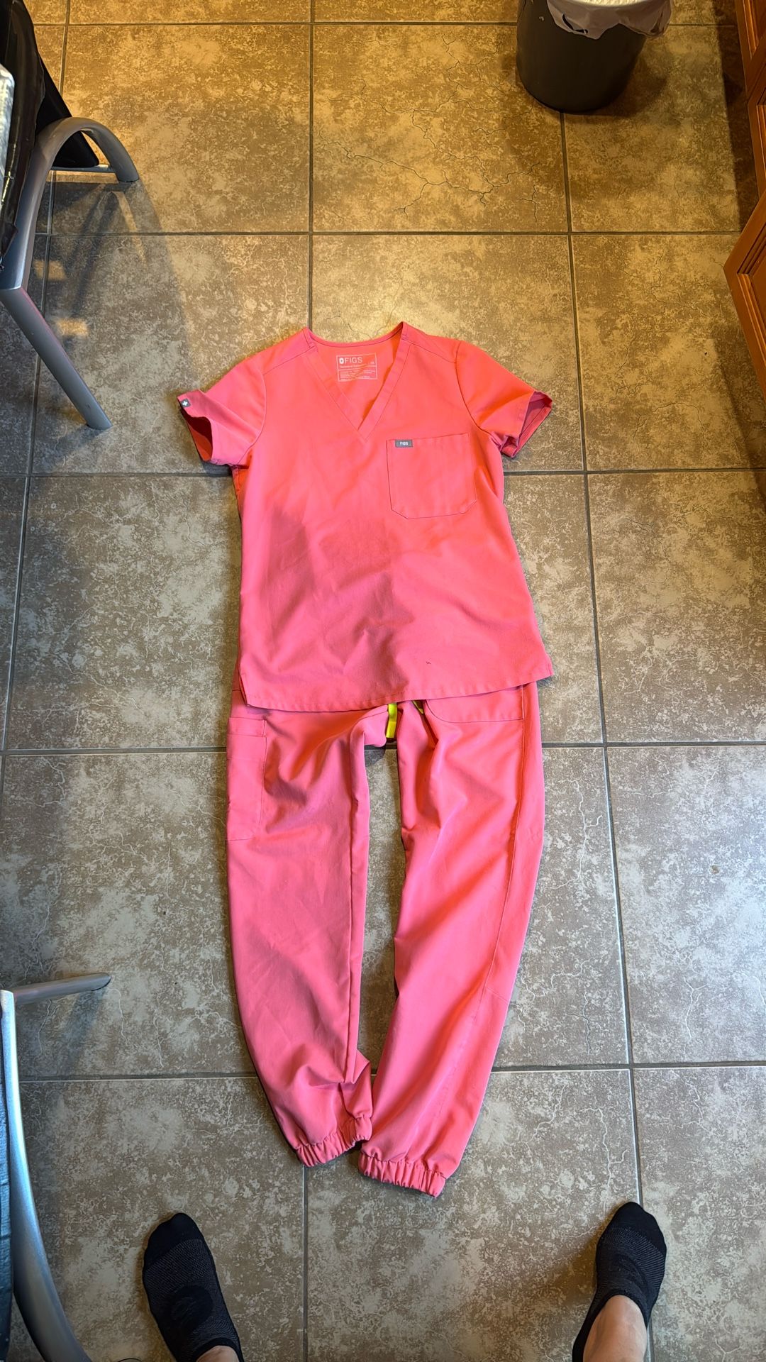 FREE Women’s XS Figs Scrubs