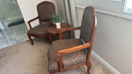 Beautiful accent chairs set