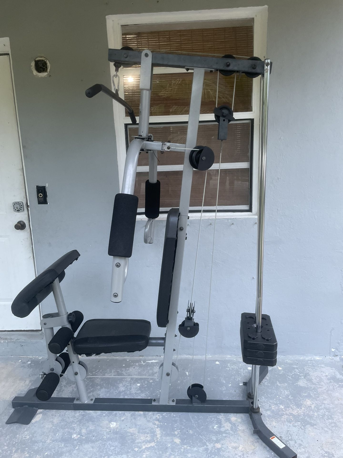 Gold’s Gym XR 45 Weight Machine