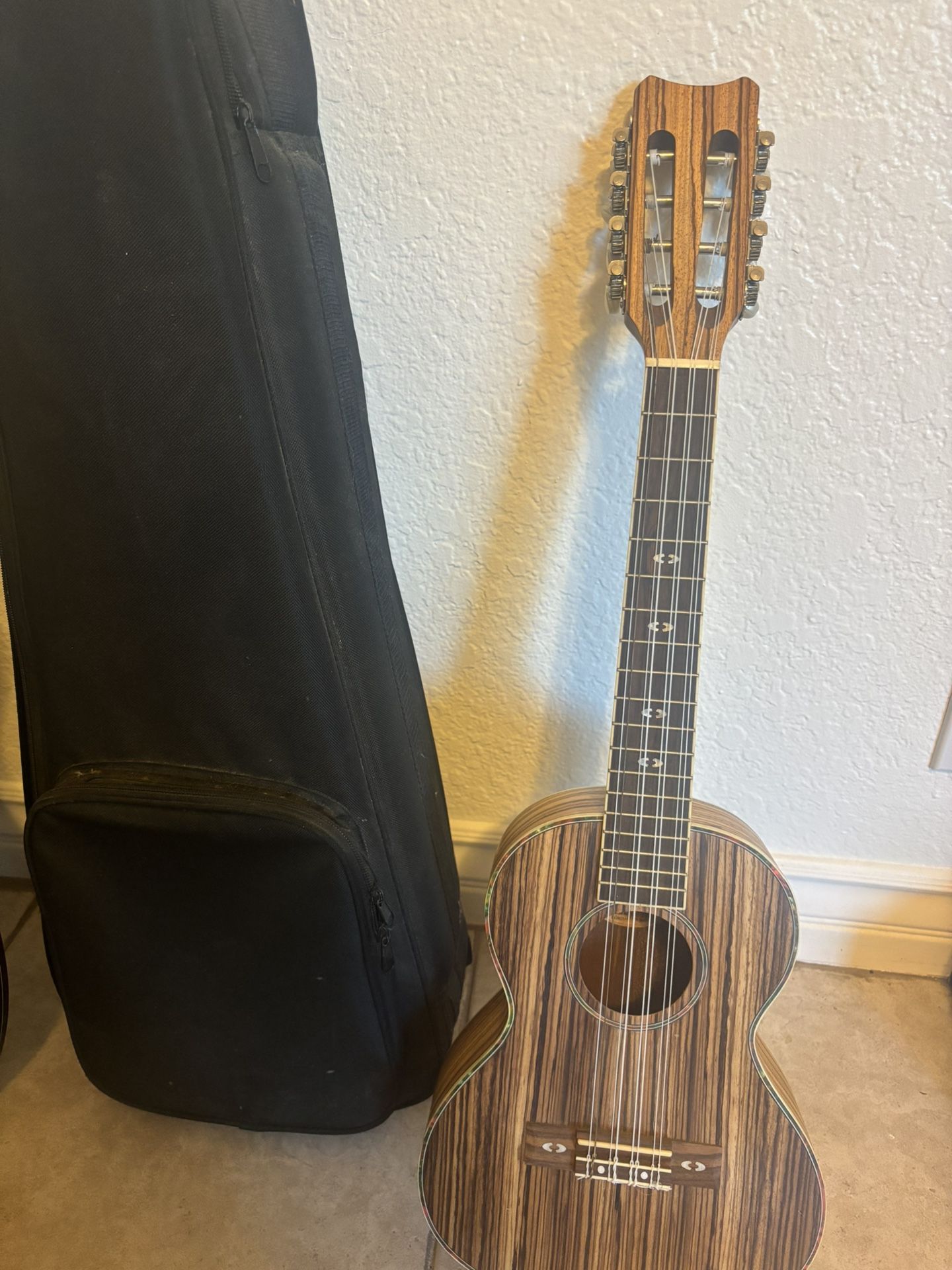 Hawaiian Ukulele 
