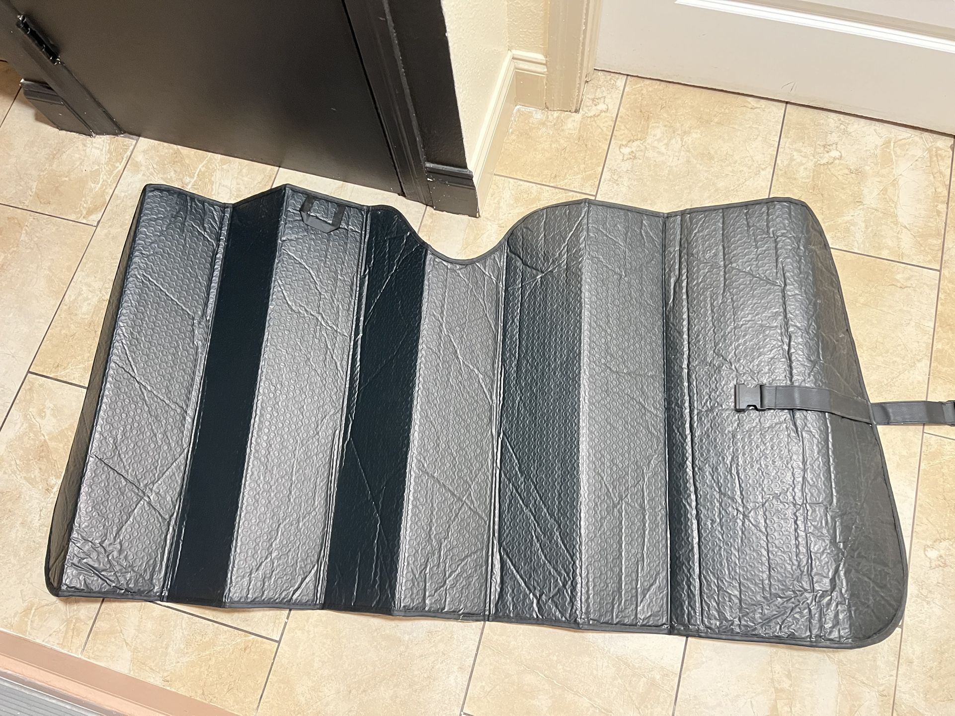 XL Windshield Sun shade