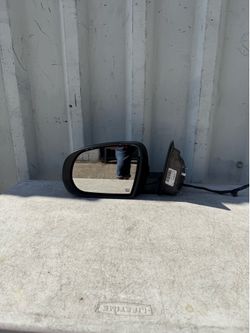 2014 2015 2016 2017 2018 2019 2020 Jeep Cherokee Left Side Door Mirror