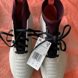 Addida Size 6 1/2 Sizes Y Nuevos  Y En Excelente Condiciones 