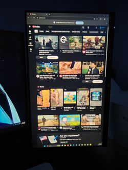 Vertical Monitor 24" 1080p