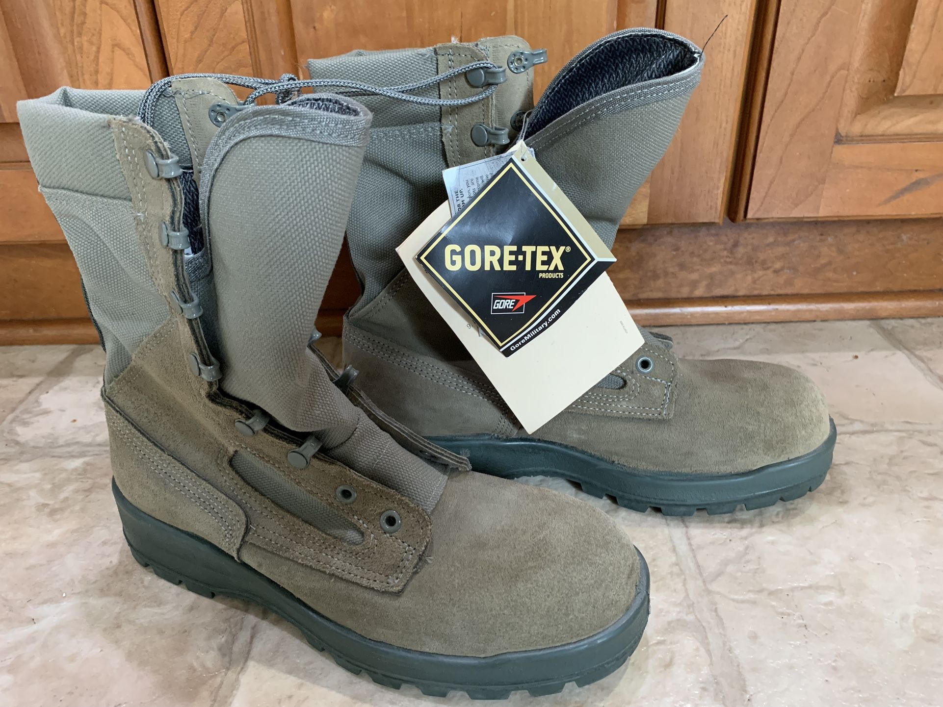 Military Surplus Belleville Waterproof GoreTex Boots, Men’s 7.5