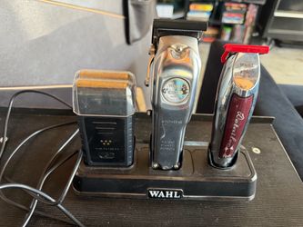 Wahl Professional 3-Tool Charging Station with Clippers, Trimmer & Foil Shaver
