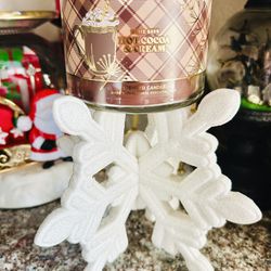 Bath & Body Works Glittery Snow Flake 3 Wick Holder And Hot Cocoa & Cream 3 Wick With A Snowflake Candle Magnet Bundle 