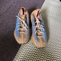 Yeezys Shoes