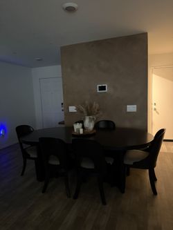 Ashley’s Table And Chairs
