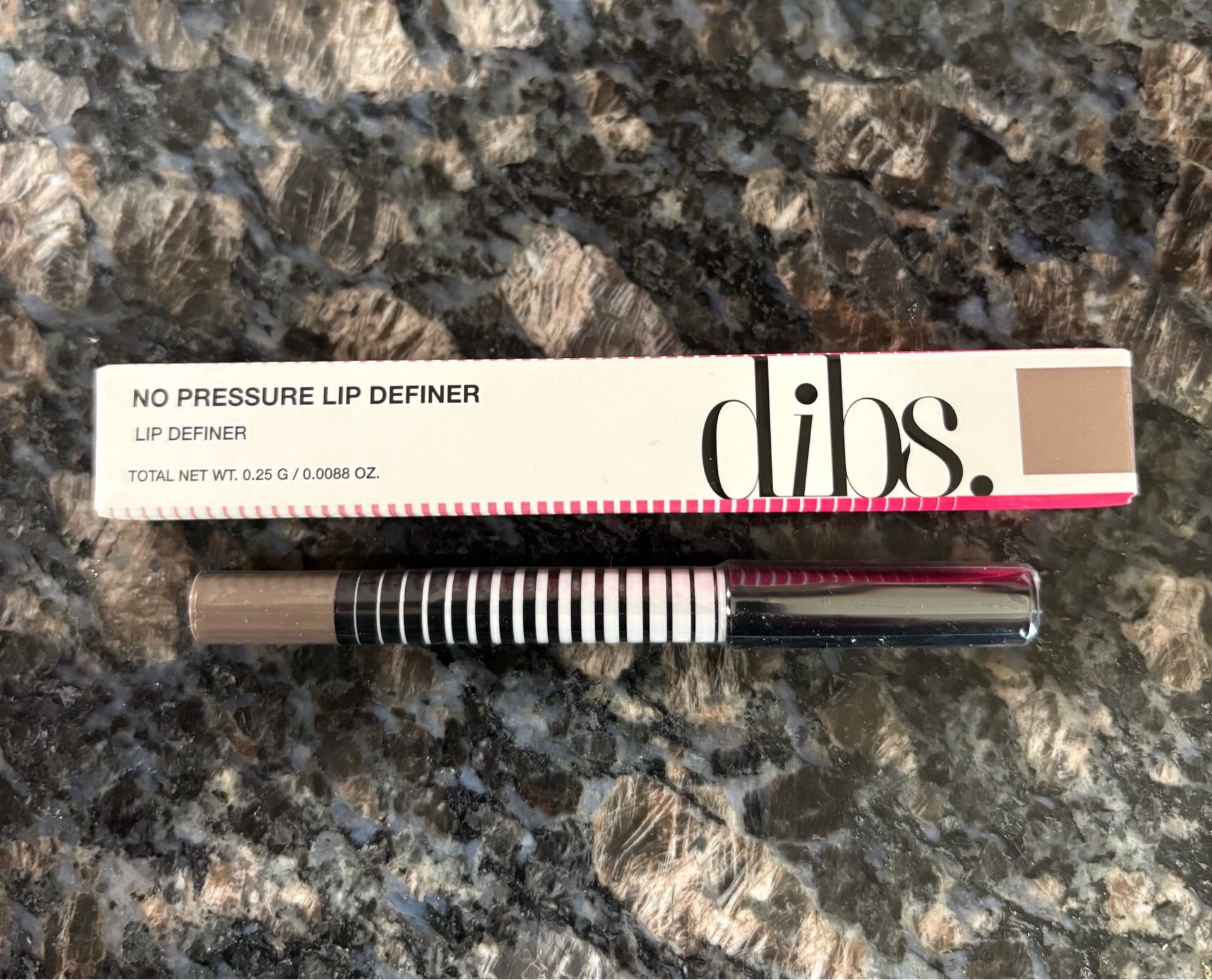 NEW DIBS NO PRESSURE LIP DEFINER IN MEDIUM BROWN $7!!