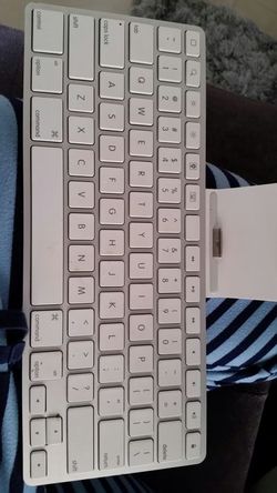 Apple keyboard for iPad